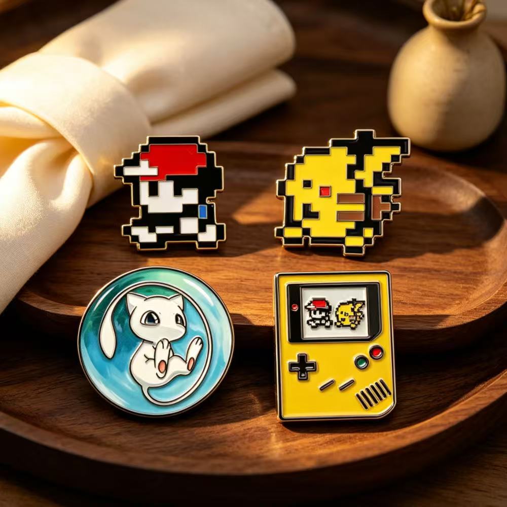 4 pezzi di spille in smalto a  - Retro Gaming Gif recensione e prezzo